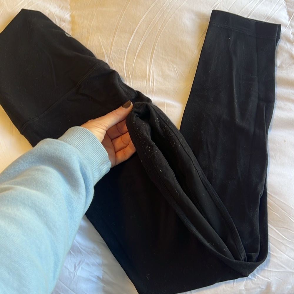 Lululemon Align Pant 25” Inseam – Size 4, Pre-loved Condition - Picture 4 of 5